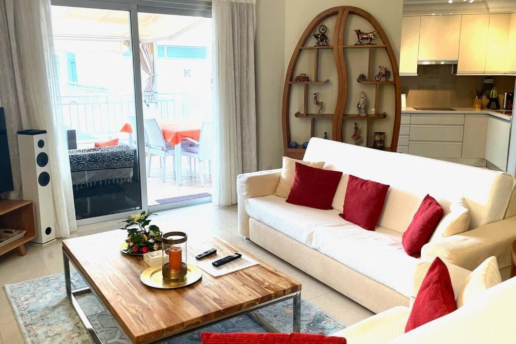 Luxurioese Duplex Ferienwohnung In Sehr Ruhiger Wohnanlage Mit Meerblick Palm-mar Exterior foto